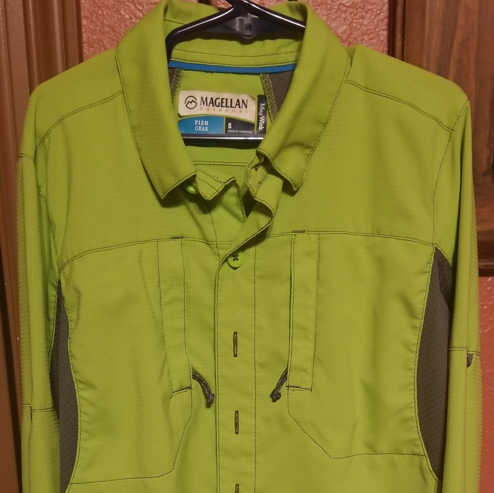 Boy's small green shirt